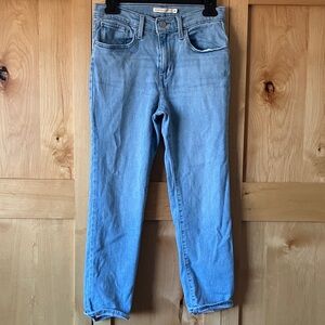 Levi’s 724 High Rise Straight Crop Women’s Jeans